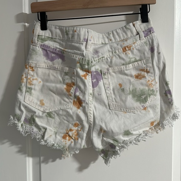 Highest rise frayed white Wild Fable Jean Shorts. - Picture 6 of 6